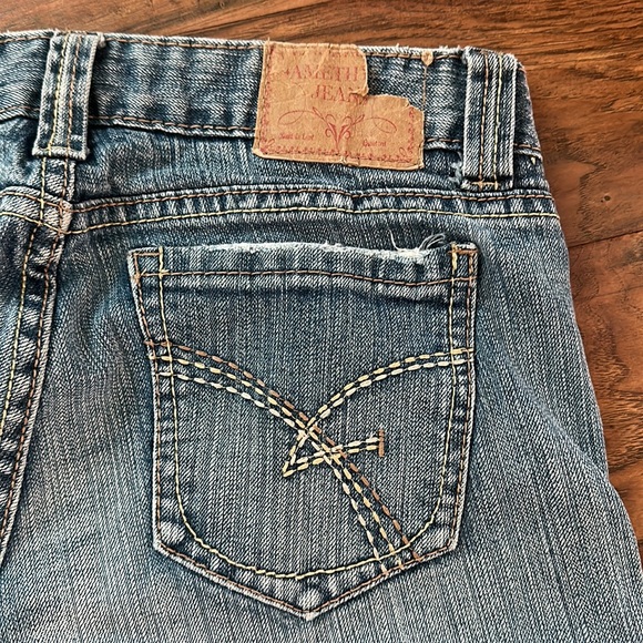 Vintage Amethyst light wash distressed jeans - Picture 11 of 12